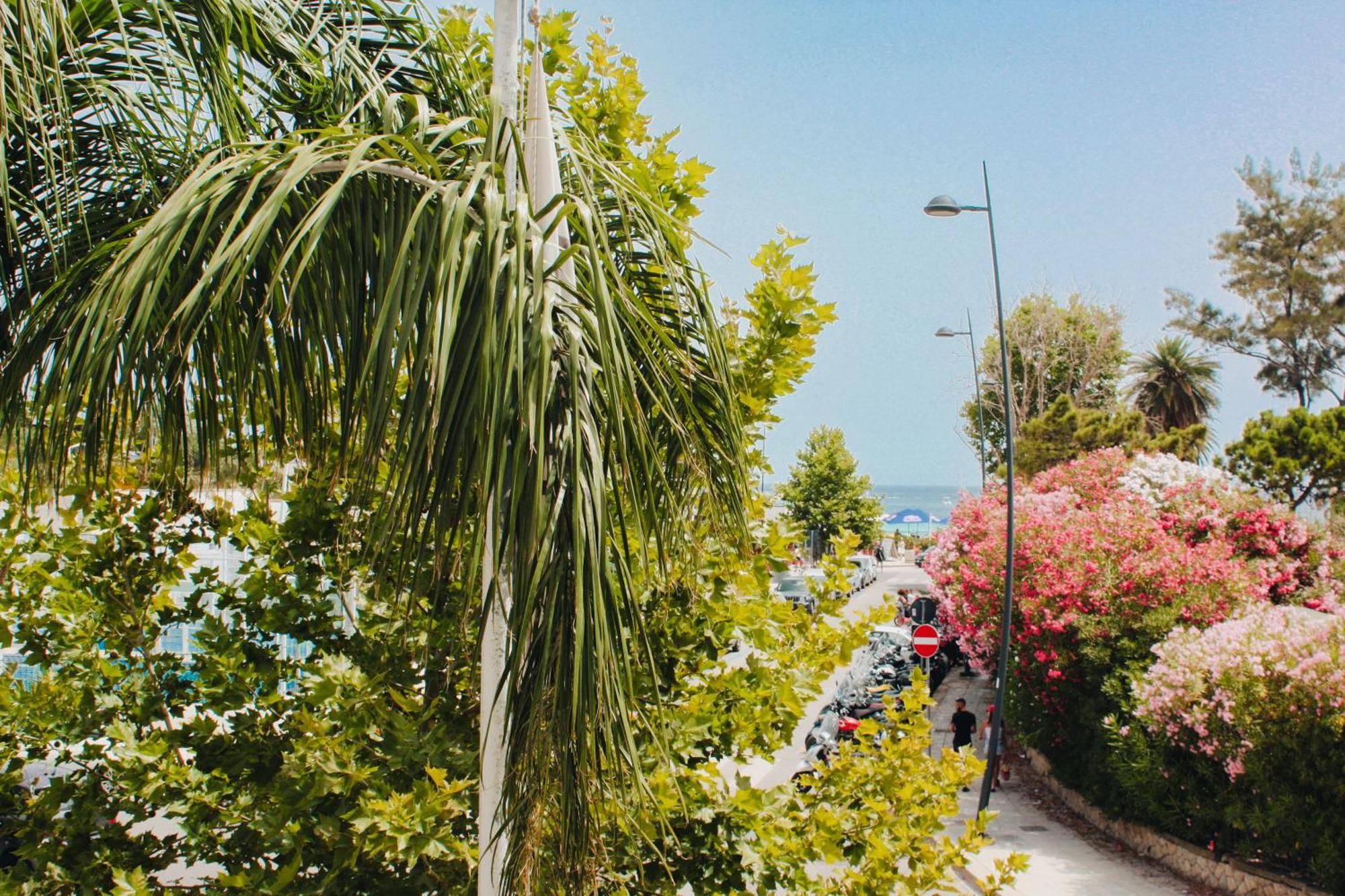 Awa Mondello Hotel Bagian luar foto